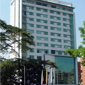 Novelty **** Medellín