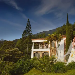Hotel De Angeles