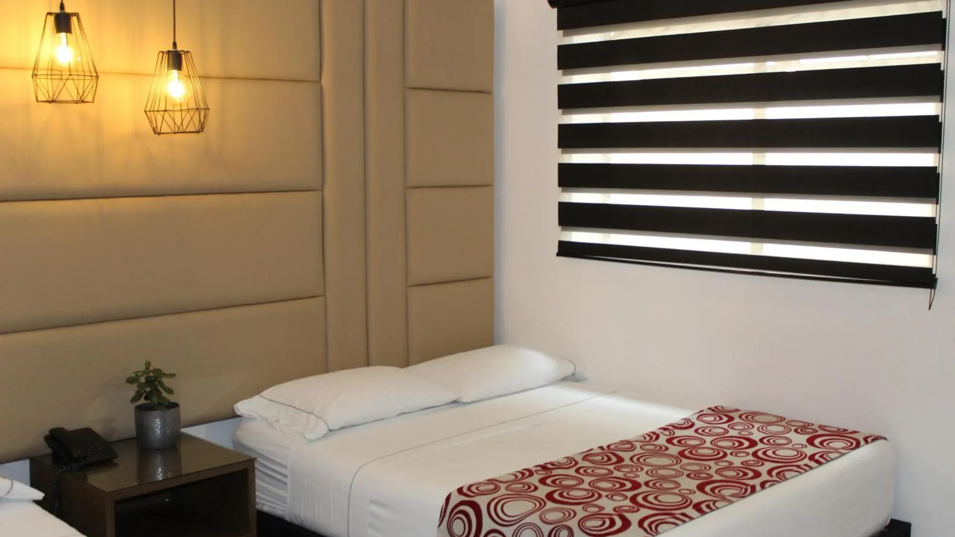Hotel Merlott Lleras Medellin 3*,