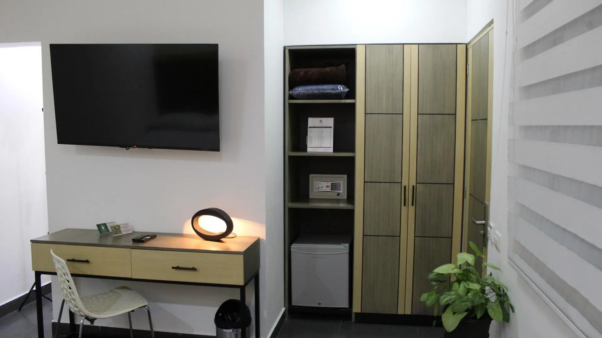 Hotel Merlott Lleras Medellin 3*,