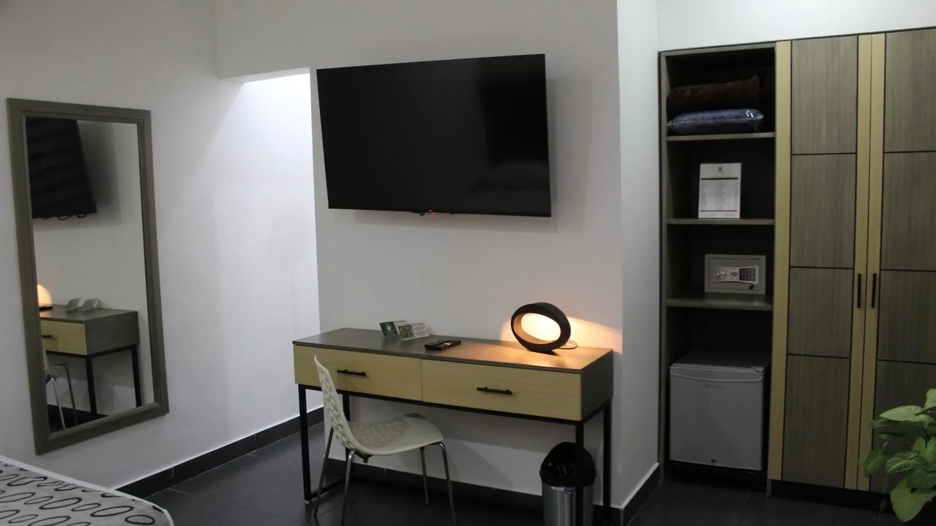***  Hotel Merlott Lleras Medellin Colombia